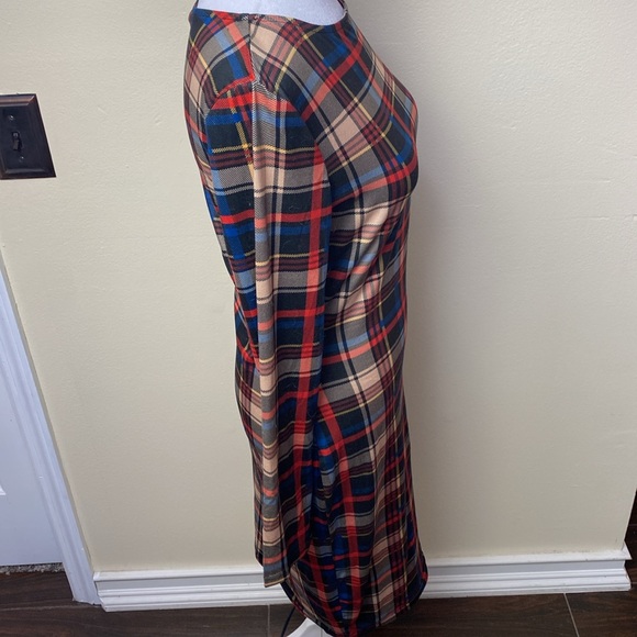 Plaid body con dress - Picture 5 of 7